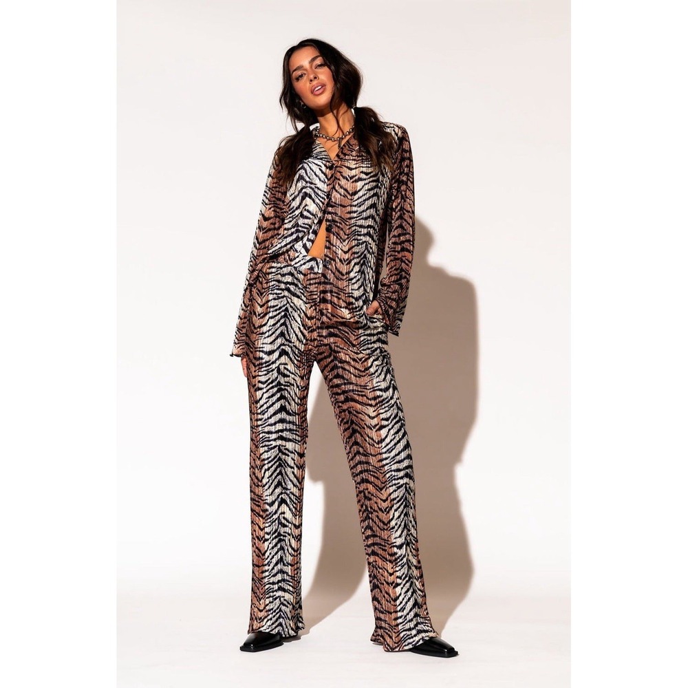 Dressed In Lala Long Sleeve Plissé Set in Go Get 'Em Tiger Size XL